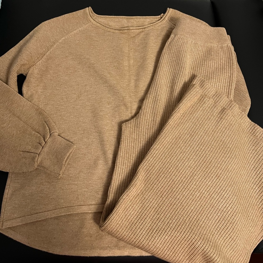 Set of 2. new.  size xs. very nice stuff.